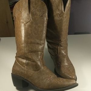 Wore once for a wedding, not my style!